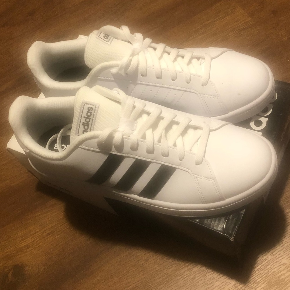 Adidas Grand Court Base Size 9.5